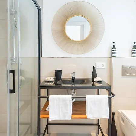 Apartment Te1b-el Teatro Brick Prime Location *
