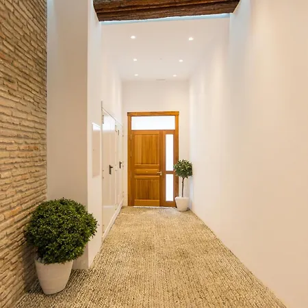 Apartment Te1b-el Teatro Brick Prime Location *